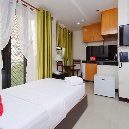 Zen Rooms Time Travellers Makati Makati City Exterior photo