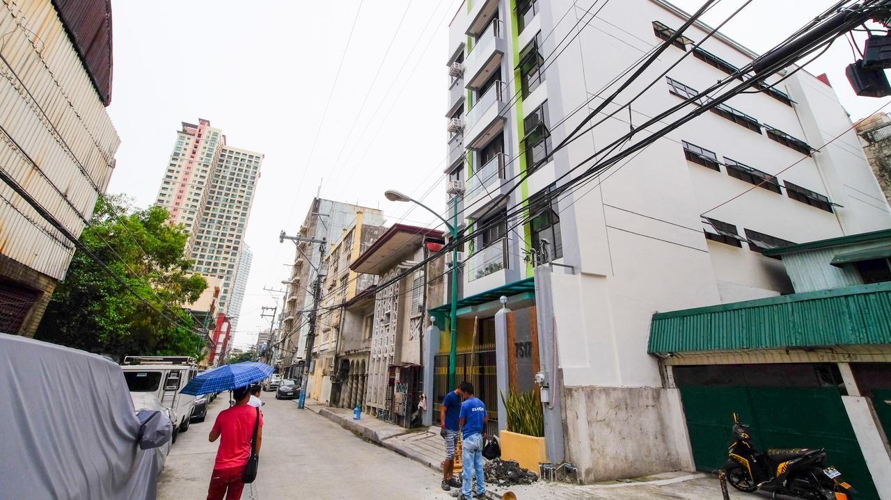 Zen Rooms Time Travellers Makati Makati City Exterior photo