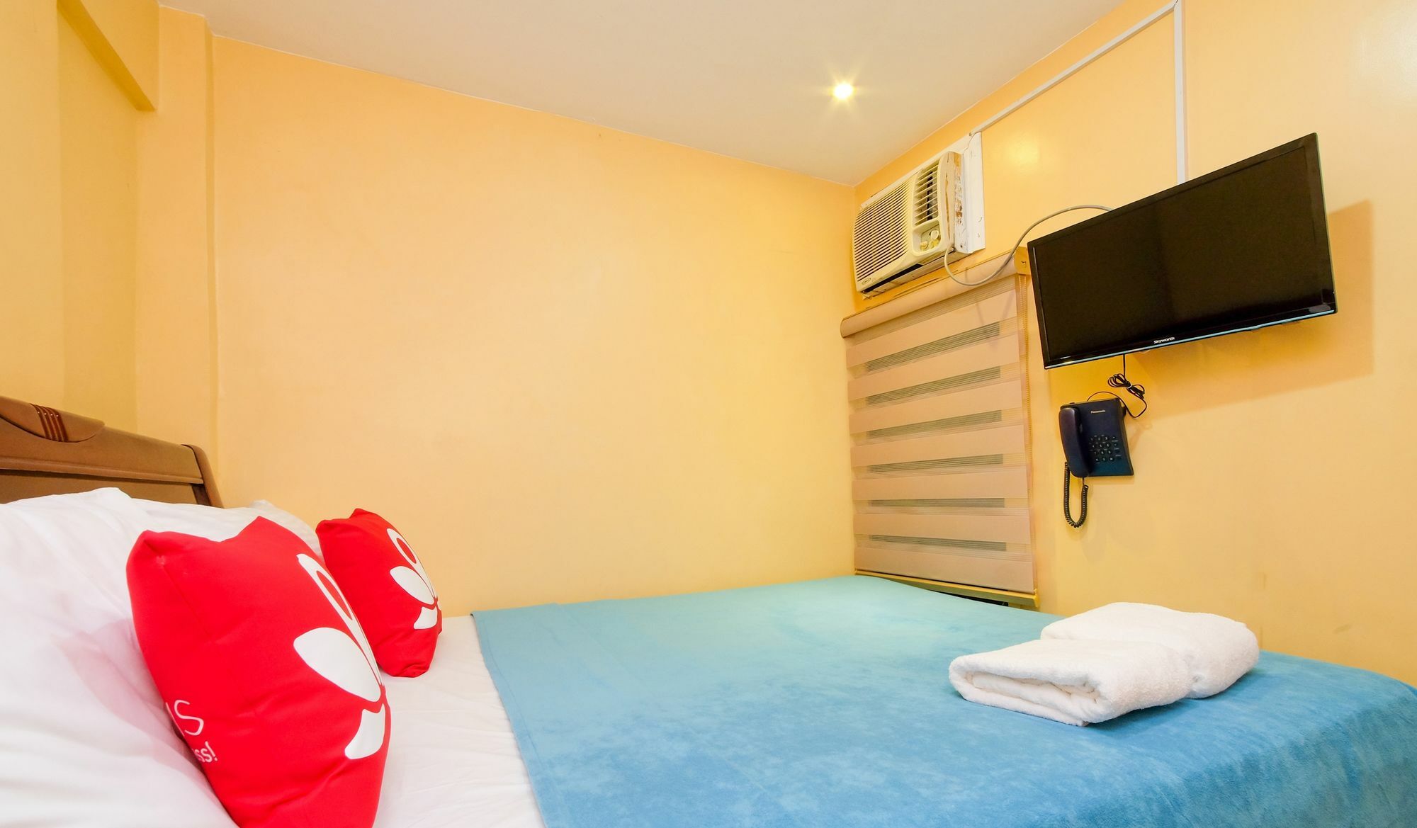 Zen Rooms Time Travellers Makati Makati City Exterior photo
