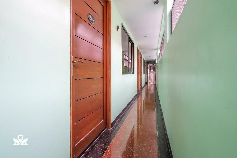 Zen Rooms Time Travellers Makati Makati City Exterior photo