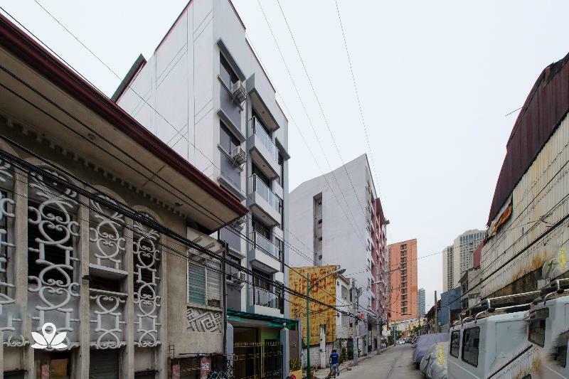 Zen Rooms Time Travellers Makati Makati City Exterior photo