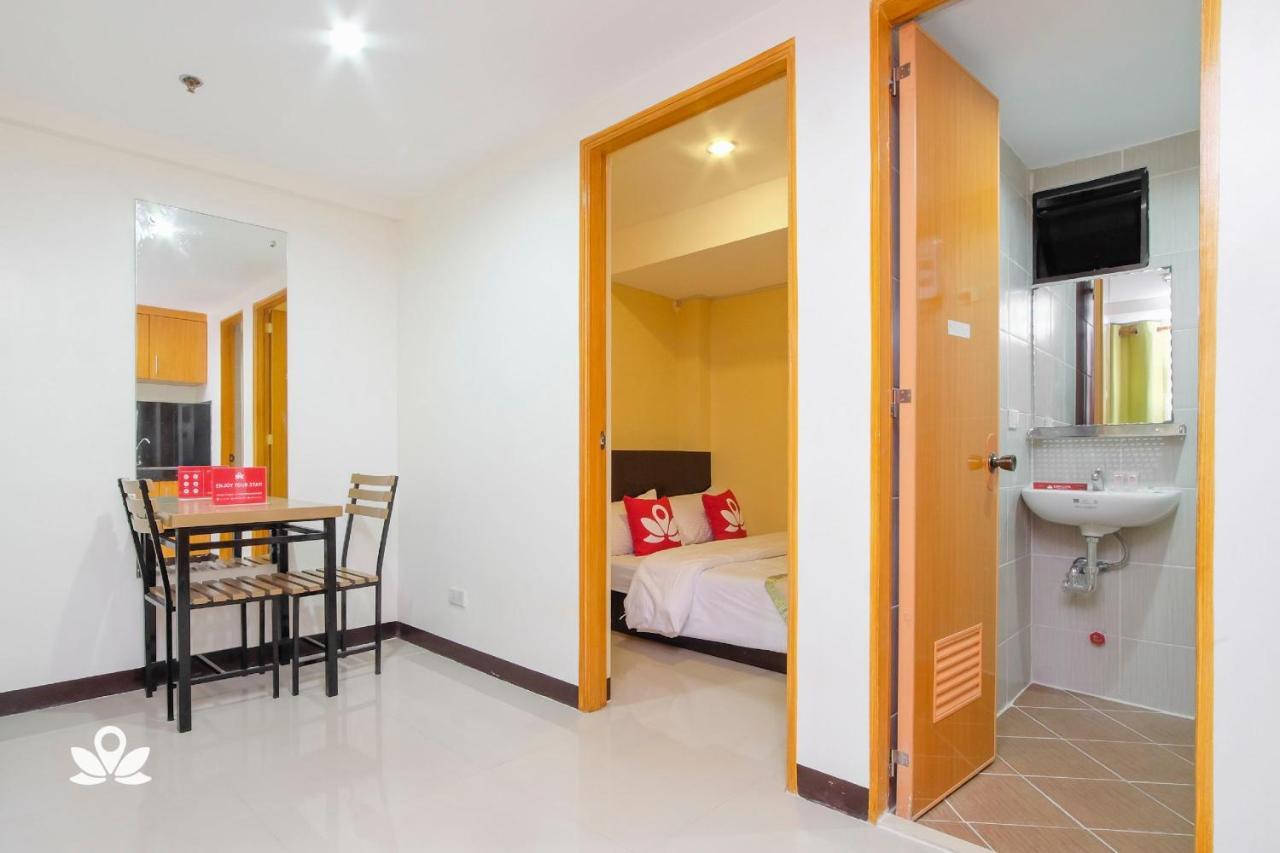 Zen Rooms Time Travellers Makati Makati City Exterior photo