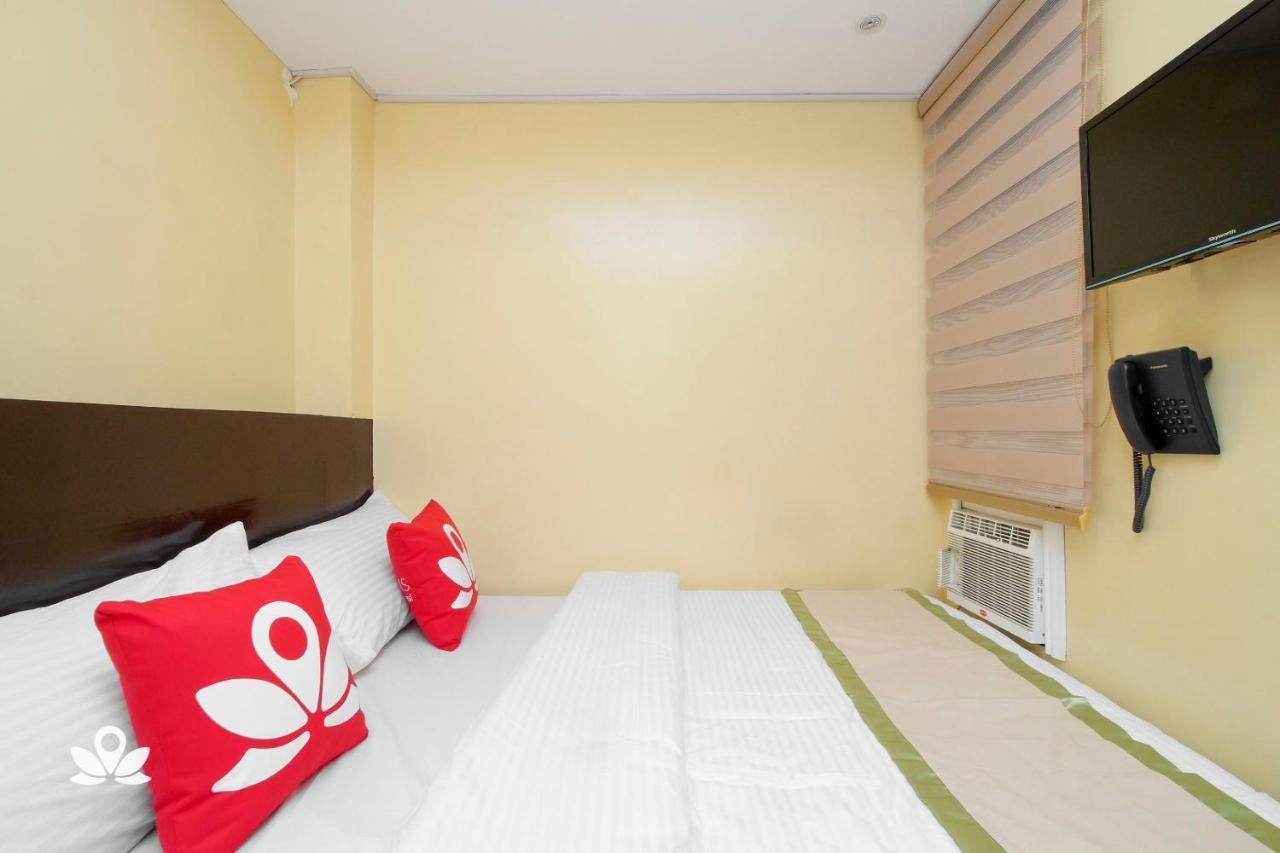 Zen Rooms Time Travellers Makati Makati City Exterior photo