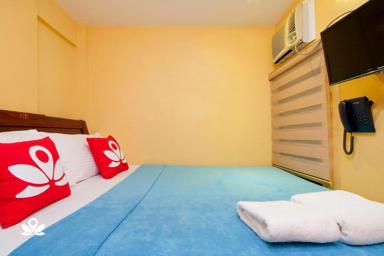 Zen Rooms Time Travellers Makati Makati City Exterior photo