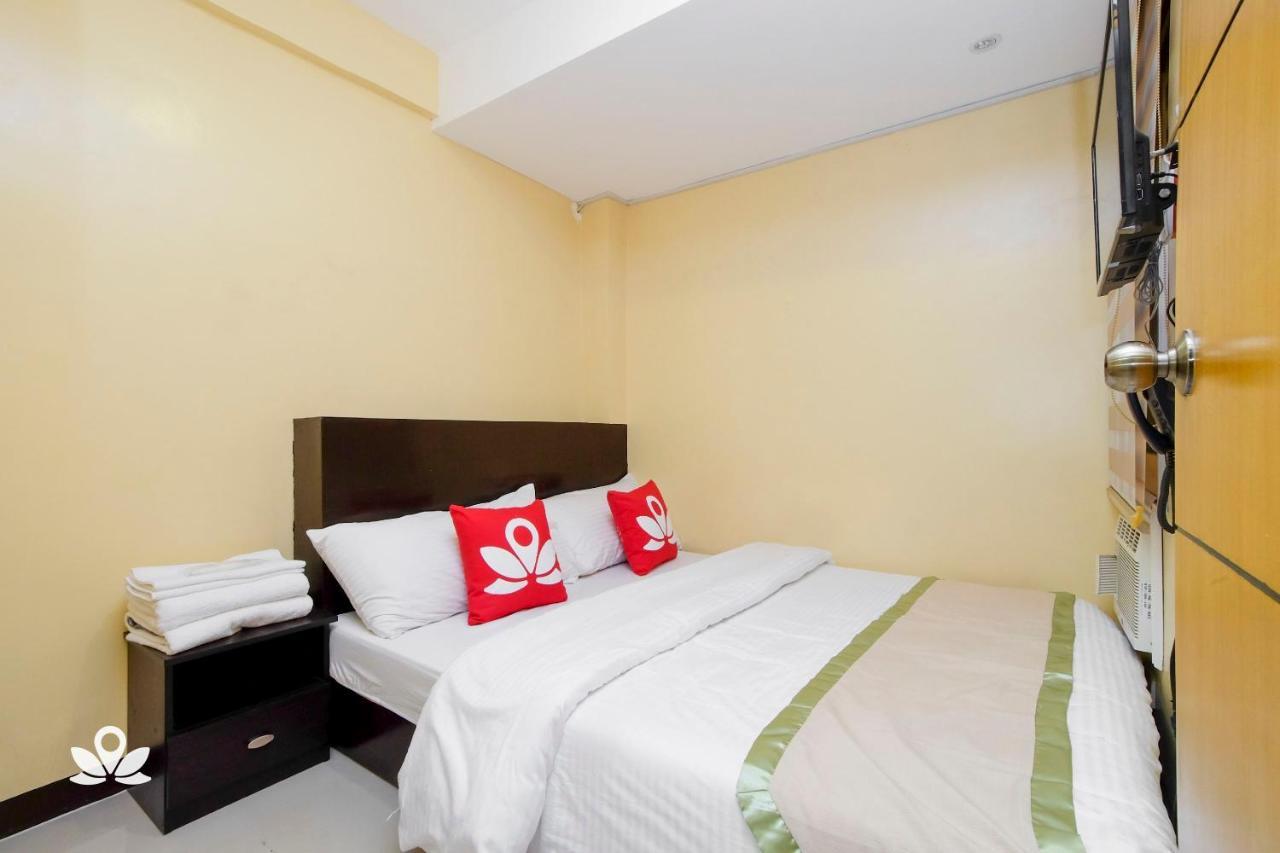 Zen Rooms Time Travellers Makati Makati City Exterior photo