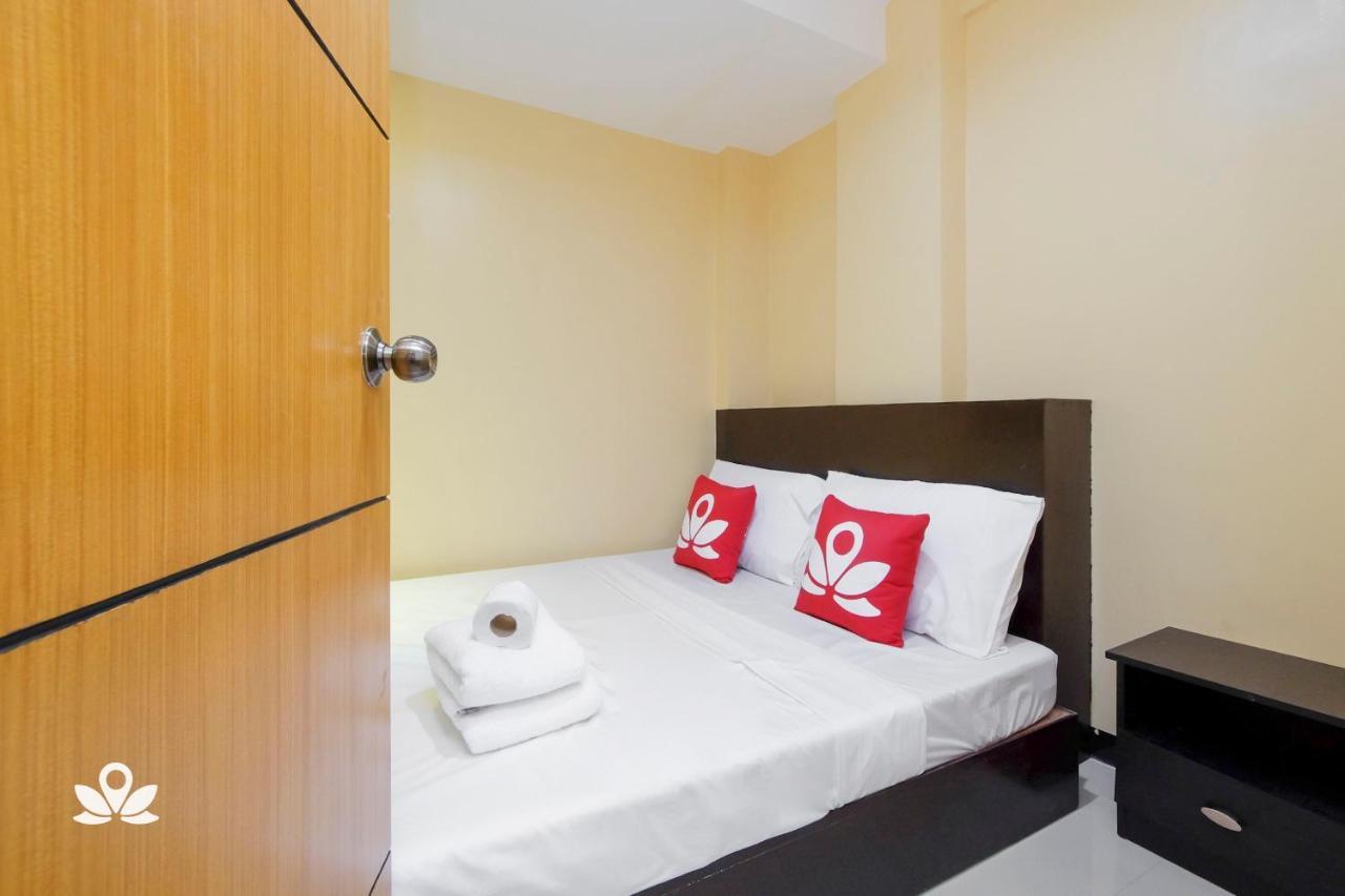 Zen Rooms Time Travellers Makati Makati City Exterior photo