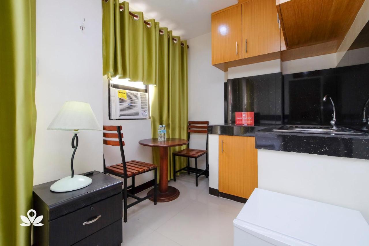 Zen Rooms Time Travellers Makati Makati City Exterior photo